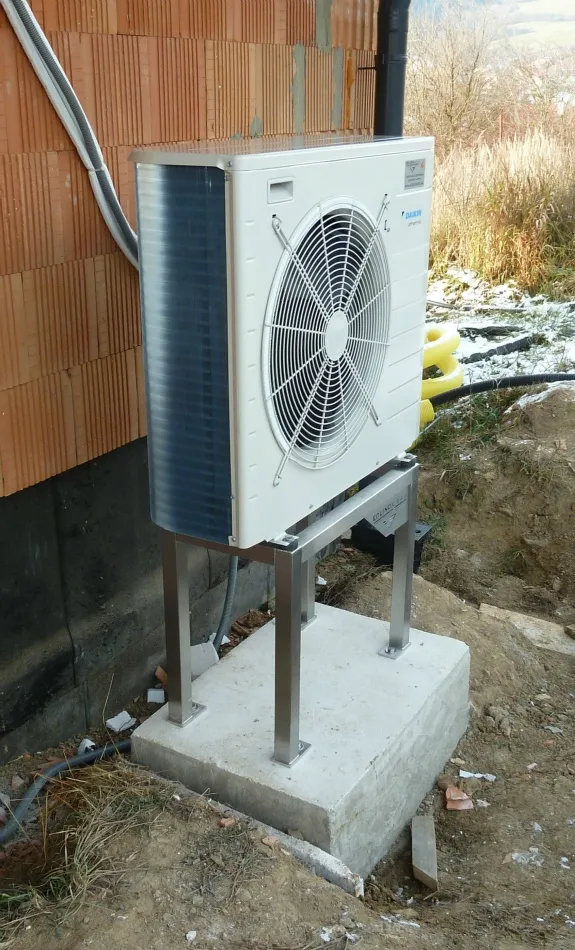 Tepelné čerpadlo vzduch voda Daikin Altherma LT 6kW rodinný dom Nesluša