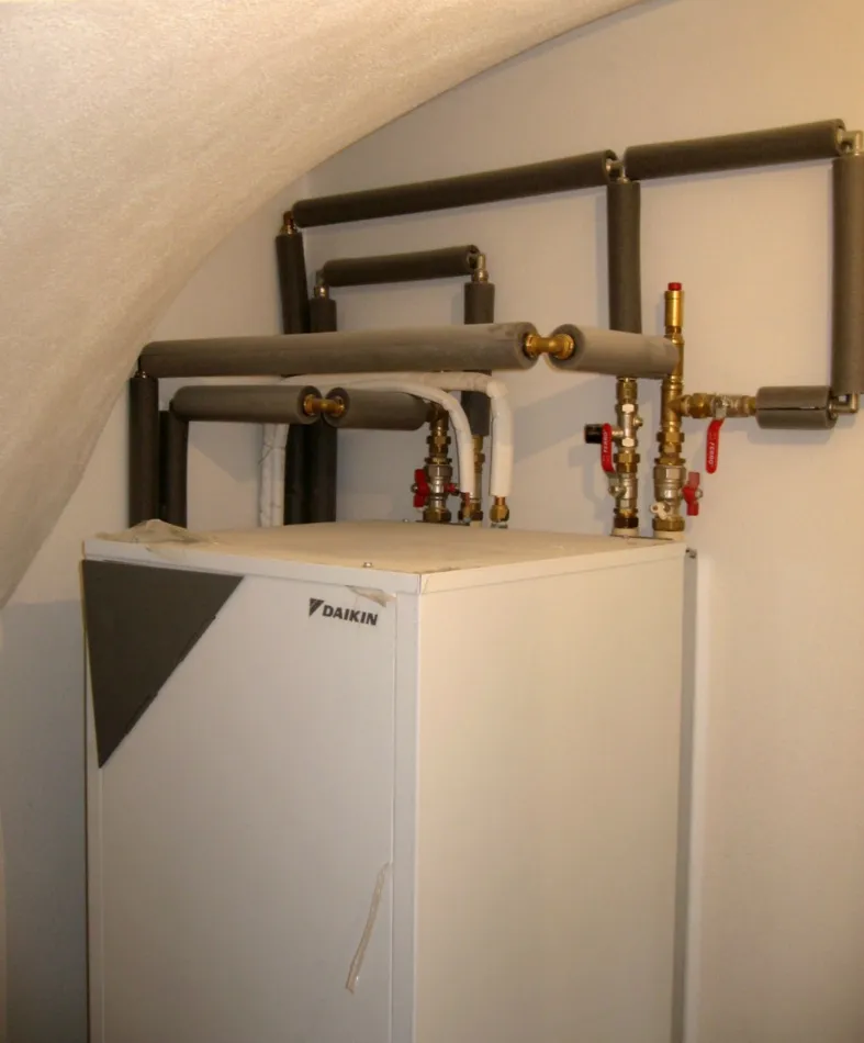 Tepelné čerpadlo vzduch voda Daikin Altherma LT 6kW rodinný dom Orth an der Donau 1