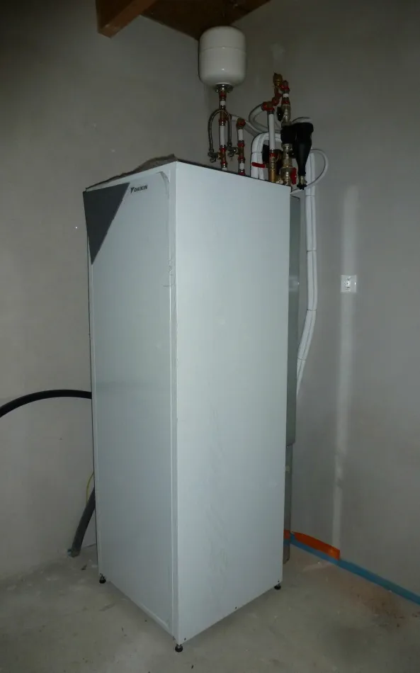 Tepelné čerpadlo vzduch voda Daikin Altherma LT 6kW rodinný dom Redl