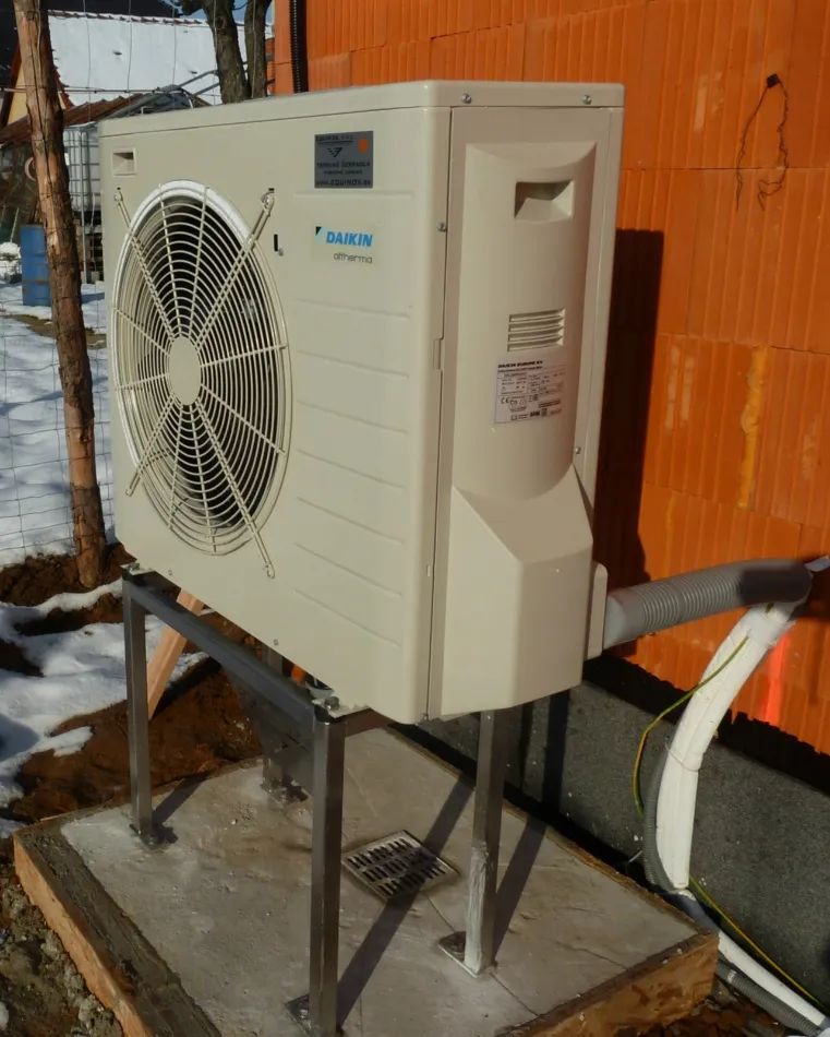 Tepelné čerpadlo vzduch voda Daikin Altherma LT 6kW s chladením rod. dom Trenčianská Turná