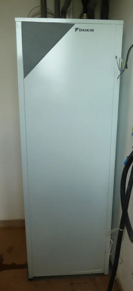Tepelné čerpadlo vzduch voda Daikin Altherma LT 6kW s chladením rod. dom Trenčín-Záblatie
