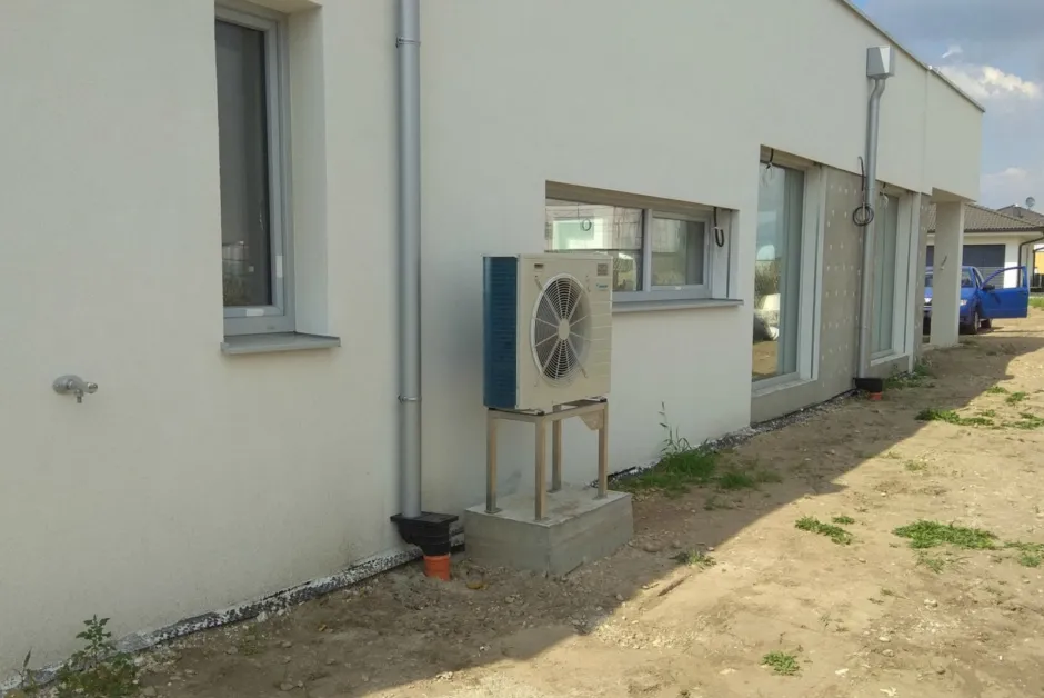 Tepelné čerpadlo vzduch voda Daikin Altherma LT 6kW s chladením rod. dom Untersiebenbrunn