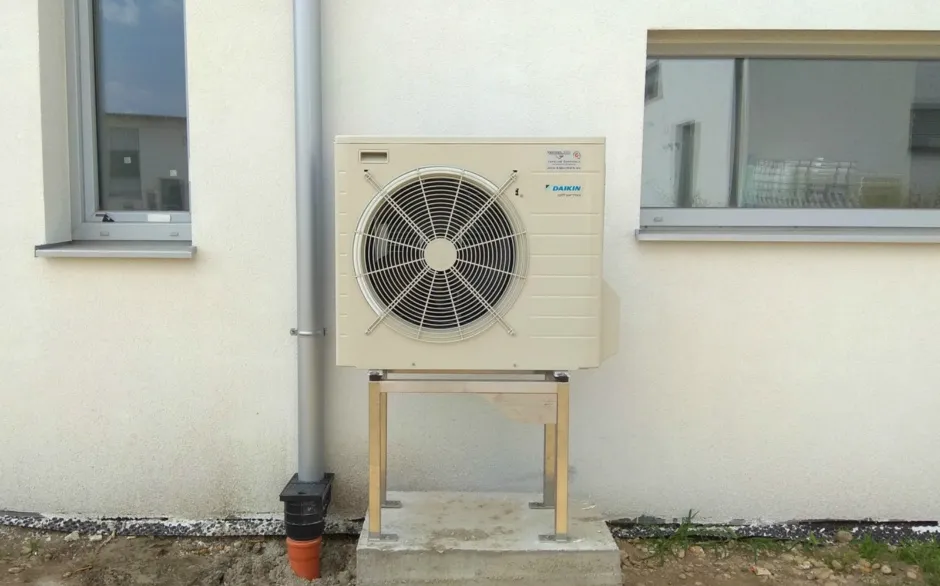 Tepelné čerpadlo vzduch voda Daikin Altherma LT 6kW s chladením rod. dom Untersiebenbrunn