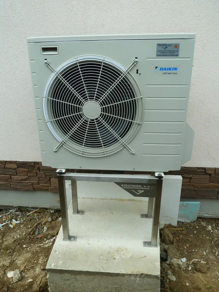 Tepelné čerpadlo vzduch voda Daikin Altherma LT 6kW s chladením rodinný dom Beckov