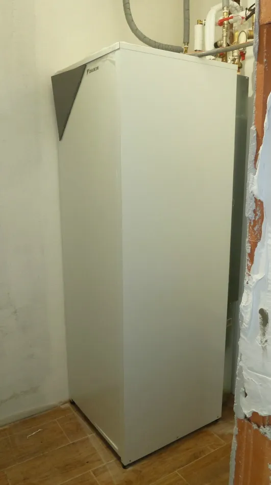 Tepelné čerpadlo vzduch voda Daikin Altherma LT 6kW s chladením rodinný dom Beckov