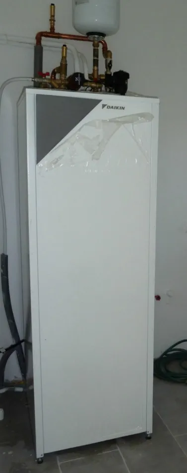 Tepelné čerpadlo vzduch voda Daikin Altherma LT 6kW s chladením rodinný dom Čeľadince
