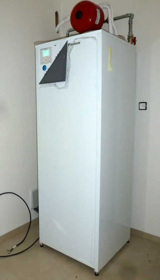 Tepelné čerpadlo vzduch voda Daikin Altherma LT 6kW s chladením rodinný dom Hnúšťa