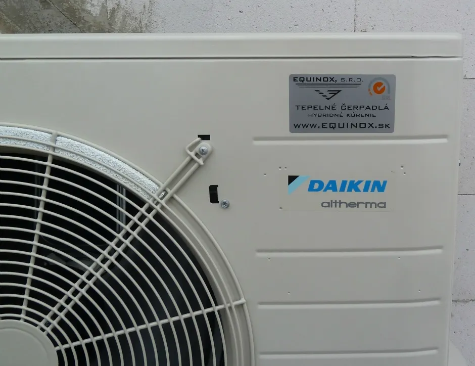 Tepelné čerpadlo vzduch voda Daikin Altherma LT 6kW s chladením rodinný dom Horné Kočkovce