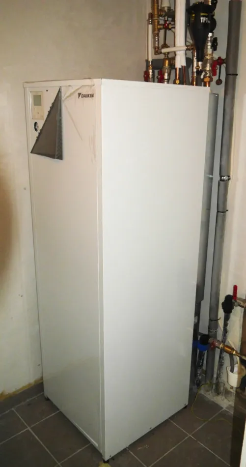 Tepelné čerpadlo vzduch voda Daikin Altherma LT 6kW s chladením rodinný dom Hrubá Borša