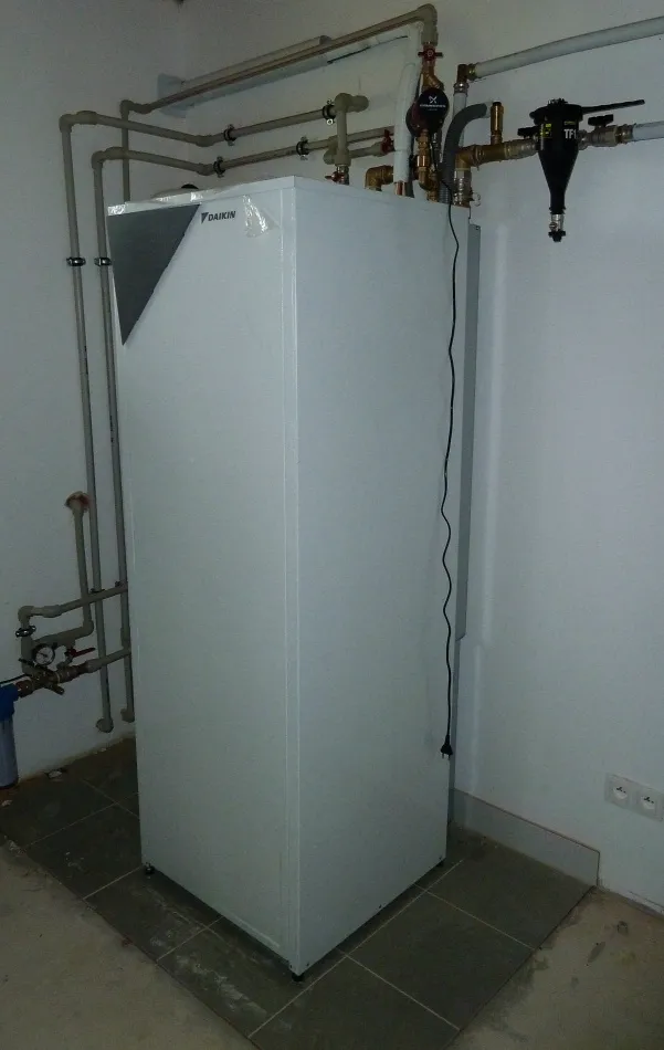 Tepelné čerpadlo vzduch voda Daikin Altherma LT 6kW s chladením rodinný dom Kotešová