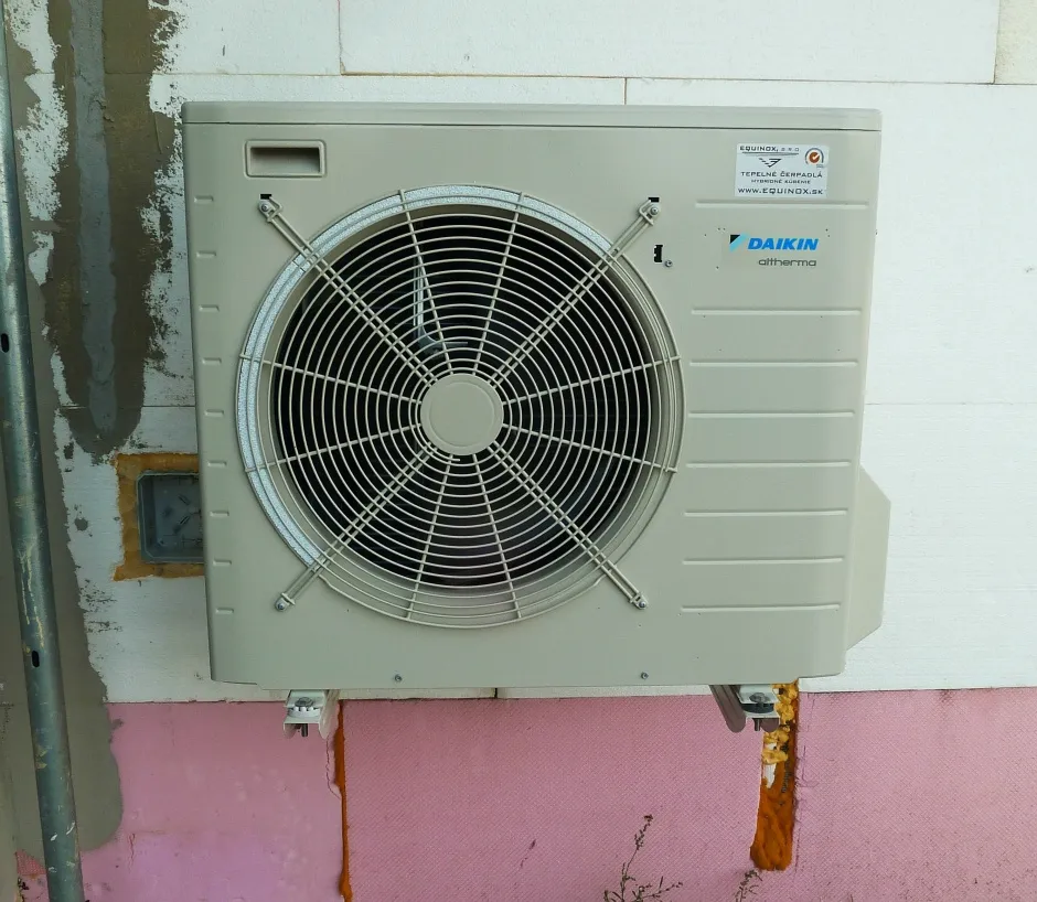 Tepelné čerpadlo vzduch voda Daikin Altherma LT 6kW s chladením rodinný dom Marchegg