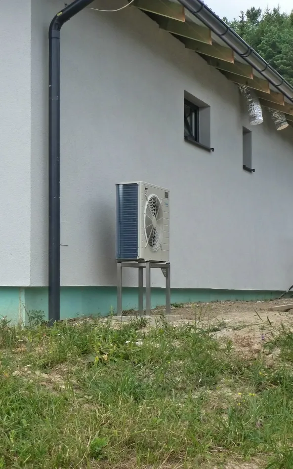 Tepelné čerpadlo vzduch voda Daikin Altherma LT 6kW s chladením rodinný dom Priechod