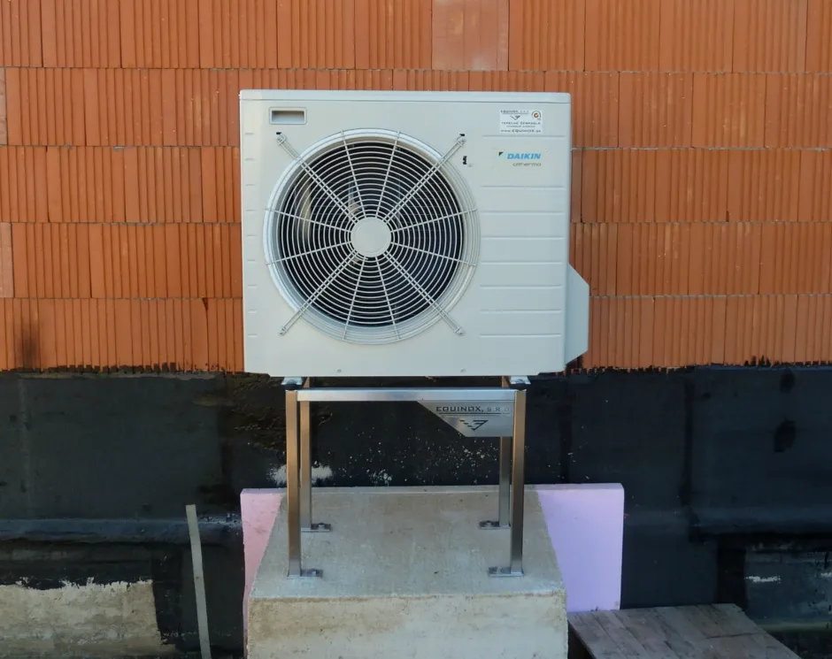 Tepelné čerpadlo vzduch voda Daikin Altherma LT 6kW s chladením rodinný dom Priechod