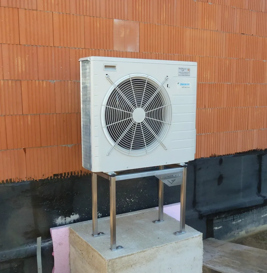 Tepelné čerpadlo vzduch voda Daikin Altherma LT 6kW s chladením rodinný dom Priechod