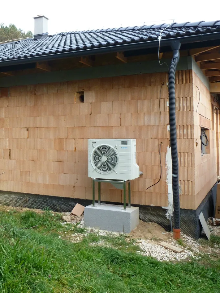 Tepelné čerpadlo vzduch voda Daikin Altherma LT 6kW s chladením rodinný dom Rudná