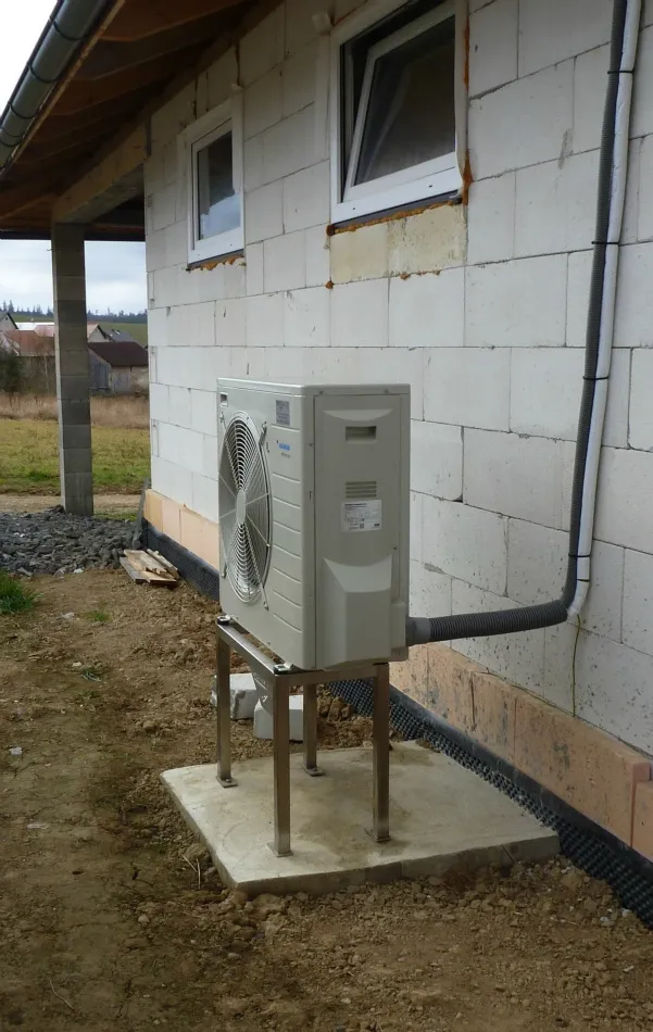 Tepelné čerpadlo vzduch voda Daikin Altherma LT 8 s chladením rodinný dom Brezovica