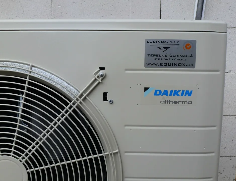Tepelné čerpadlo vzduch voda Daikin Altherma LT 8 s chladením rodinný dom Brezovica