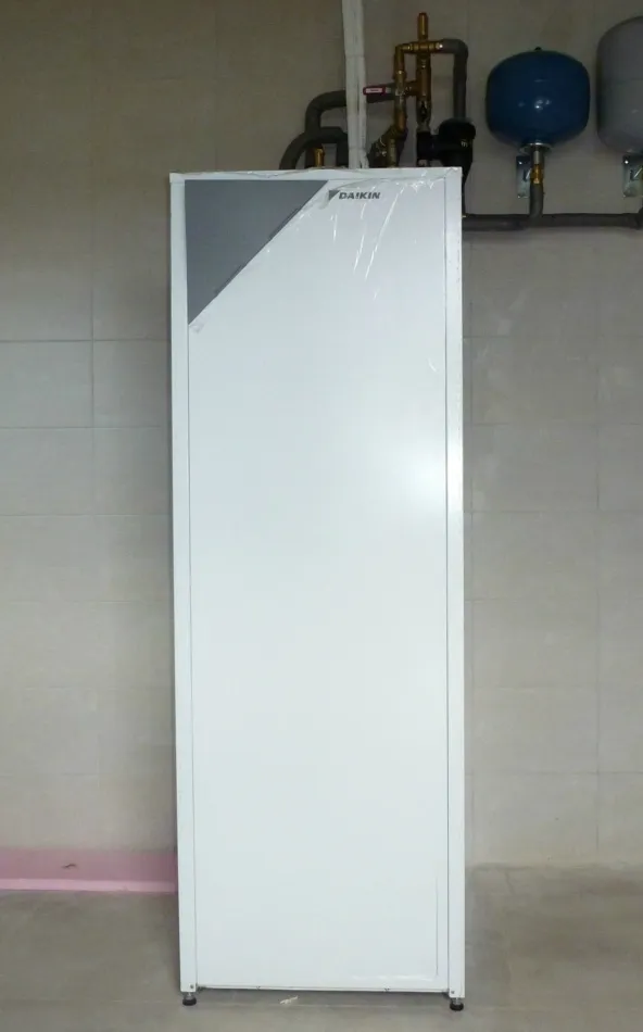 Tepelné čerpadlo vzduch voda Daikin Altherma LT 8 s chladením rodinný dom Brezovica