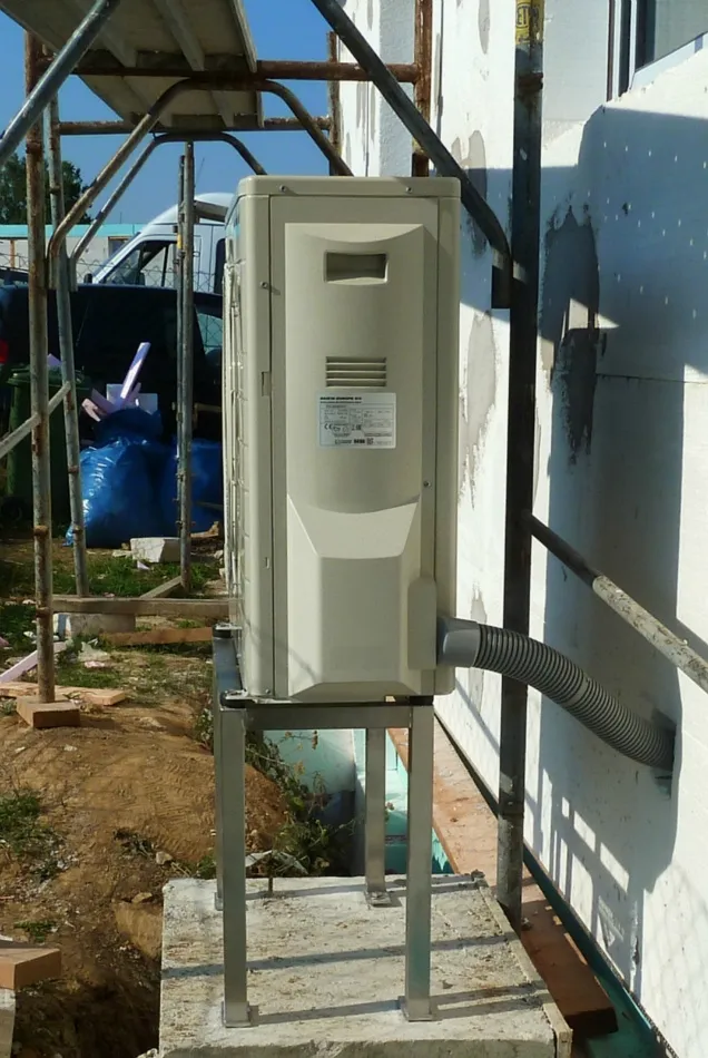 Tepelné čerpadlo vzduch voda Daikin Altherma LT 8kW rodinný dom Bečov