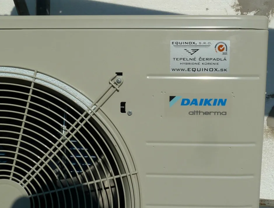 Tepelné čerpadlo vzduch voda Daikin Altherma LT 8kW rodinný dom Bečov