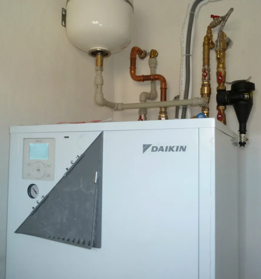 Tepelné čerpadlo vzduch voda Daikin Altherma LT 8kW rodinný dom Belá - Dulice