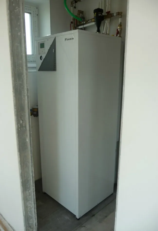 Tepelné čerpadlo vzduch voda Daikin Altherma LT 8kW rodinný dom Gattendorf
