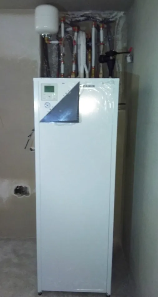 Tepelné čerpadlo vzduch voda Daikin Altherma LT 8kW rodinný dom Gattendorf