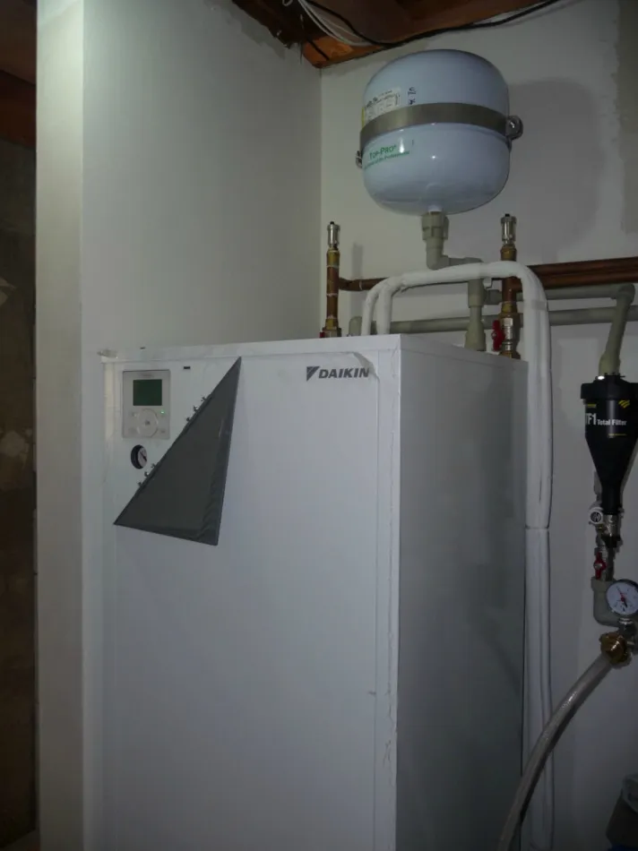 Tepelné čerpadlo vzduch voda Daikin Altherma LT 8kW rodinný dom Hrabkov