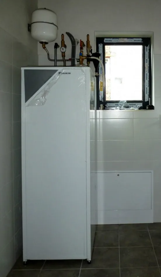 Tepelné čerpadlo vzduch voda Daikin Altherma LT 8kW rodinný dom Hubová
