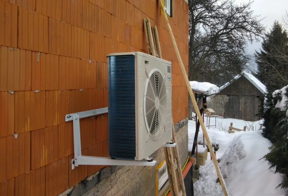 Tepelné čerpadlo vzduch voda Daikin Altherma LT 8kW rodinný dom Králiky