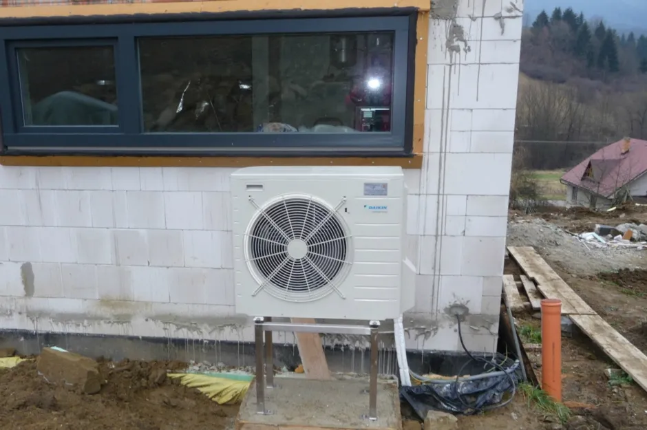 Tepelné čerpadlo vzduch voda Daikin Altherma LT 8kW rodinný dom Leštiny