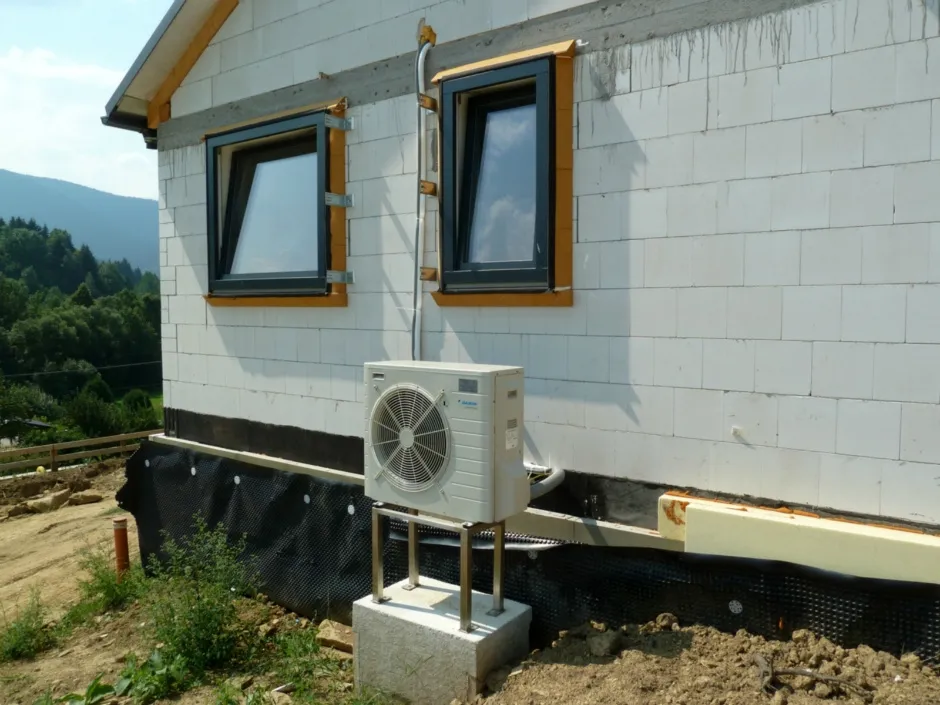 Tepelné čerpadlo vzduch voda Daikin Altherma LT 8kW rodinný dom Leštiny