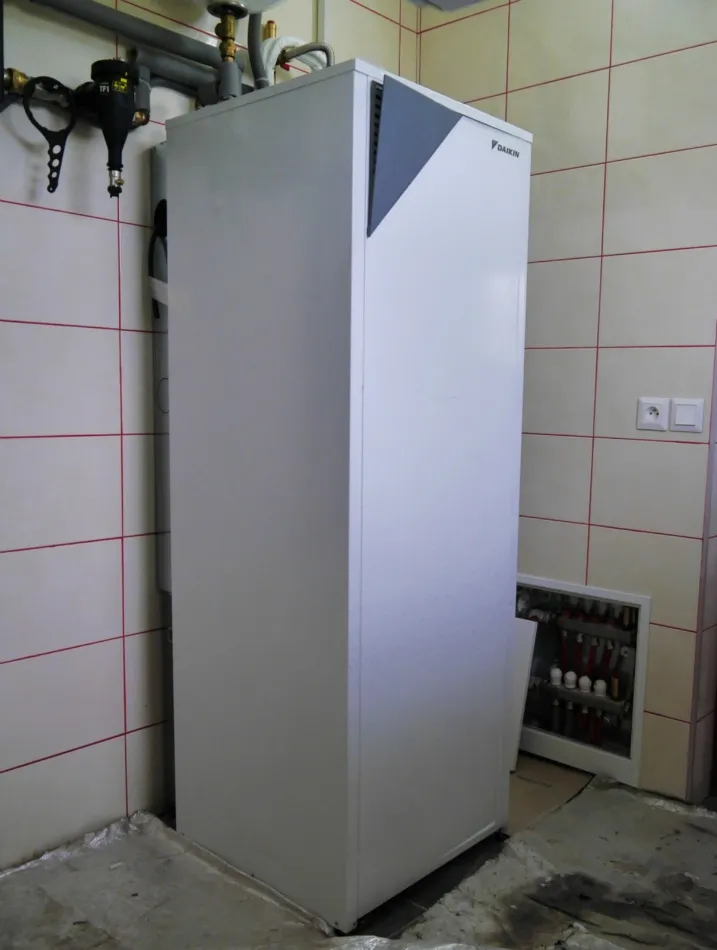 Tepelné čerpadlo vzduch voda Daikin Altherma LT 8kW rodinný dom Liesek
