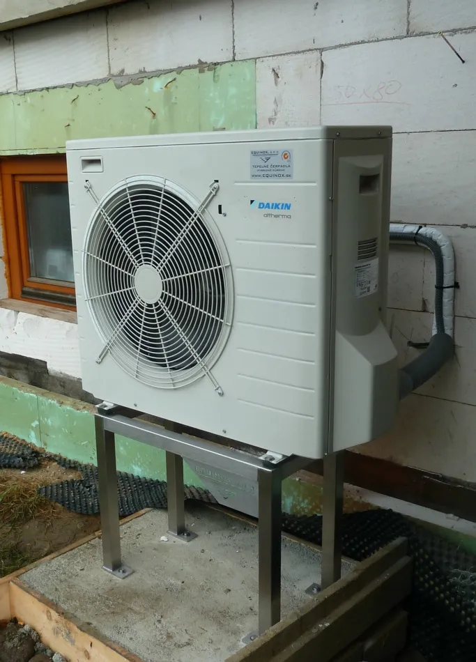 Tepelné čerpadlo vzduch voda Daikin Altherma LT 8kW rodinný dom Liptovský Peter
