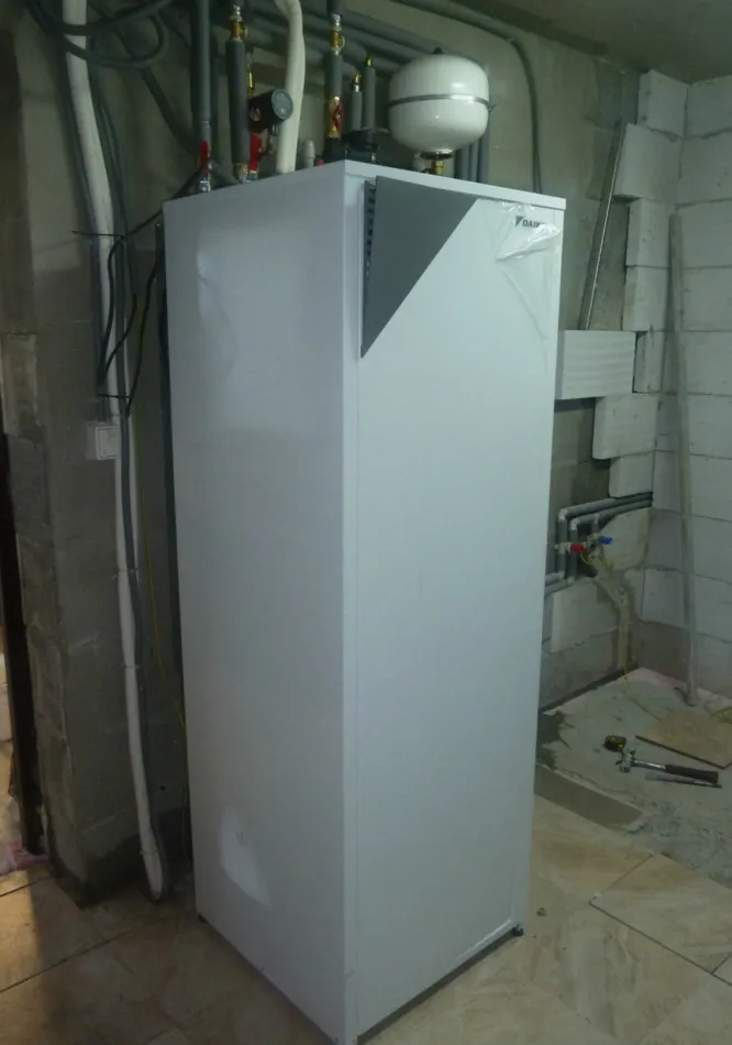 Tepelné čerpadlo vzduch voda Daikin Altherma LT 8kW rodinný dom Malachov