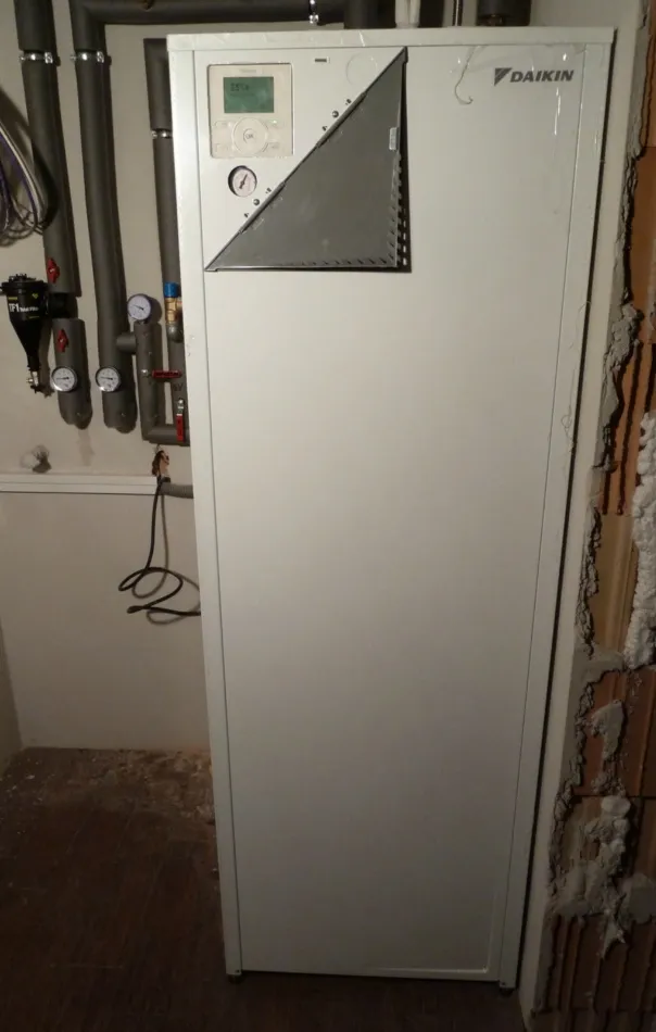 Tepelné čerpadlo vzduch voda Daikin Altherma LT 8kW rodinný dom Mojš