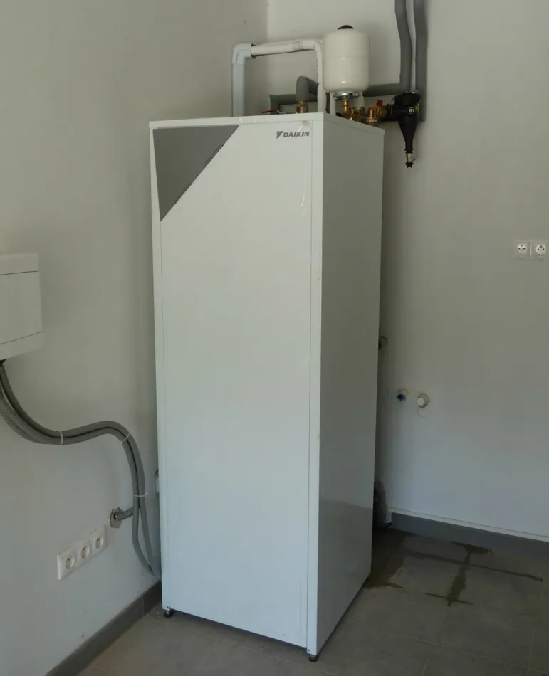 Tepelné čerpadlo vzduch voda Daikin Altherma LT 8kW rodinný dom Oravský Podzámok