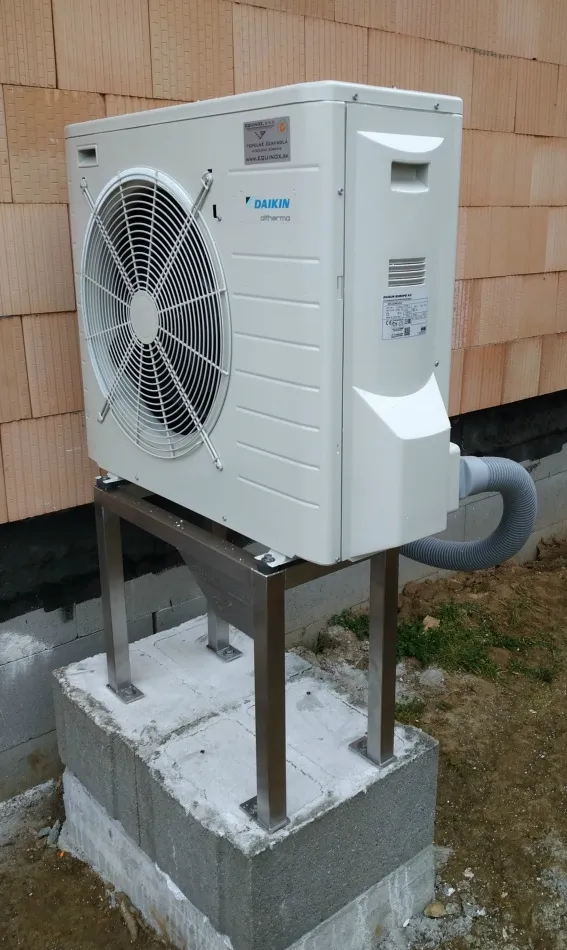 Tepelné čerpadlo vzduch voda Daikin Altherma LT 8kW rodinný dom Párovské Háje