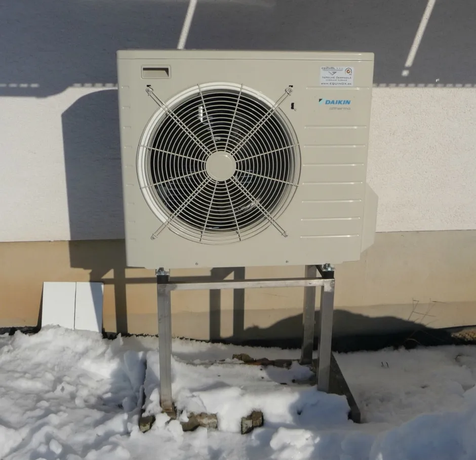 Tepelné čerpadlo vzduch voda Daikin Altherma LT 8kW rodinný dom Podkriváň