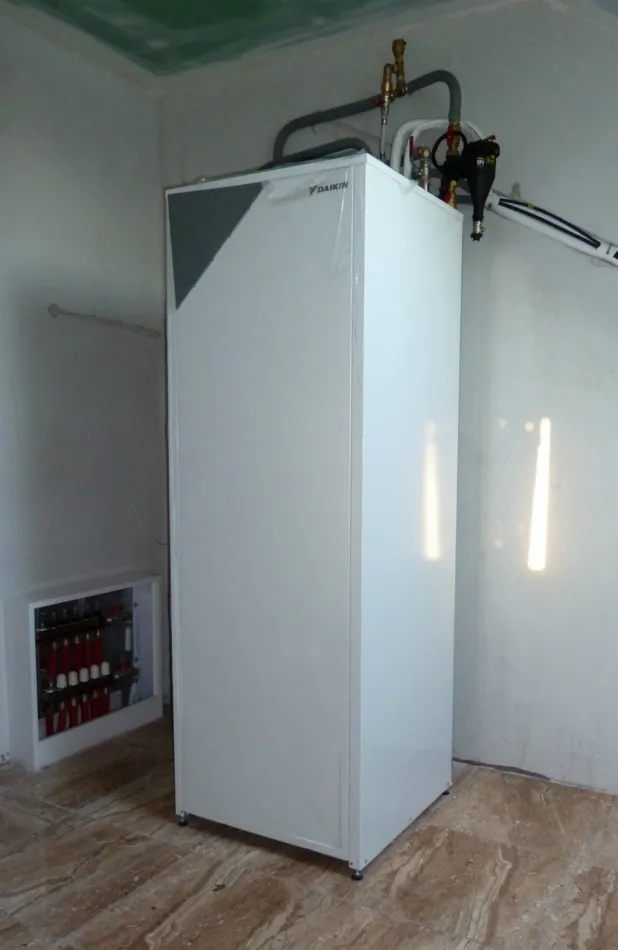Tepelné čerpadlo vzduch voda Daikin Altherma LT 8kW rodinný dom Podunajské Biskupice