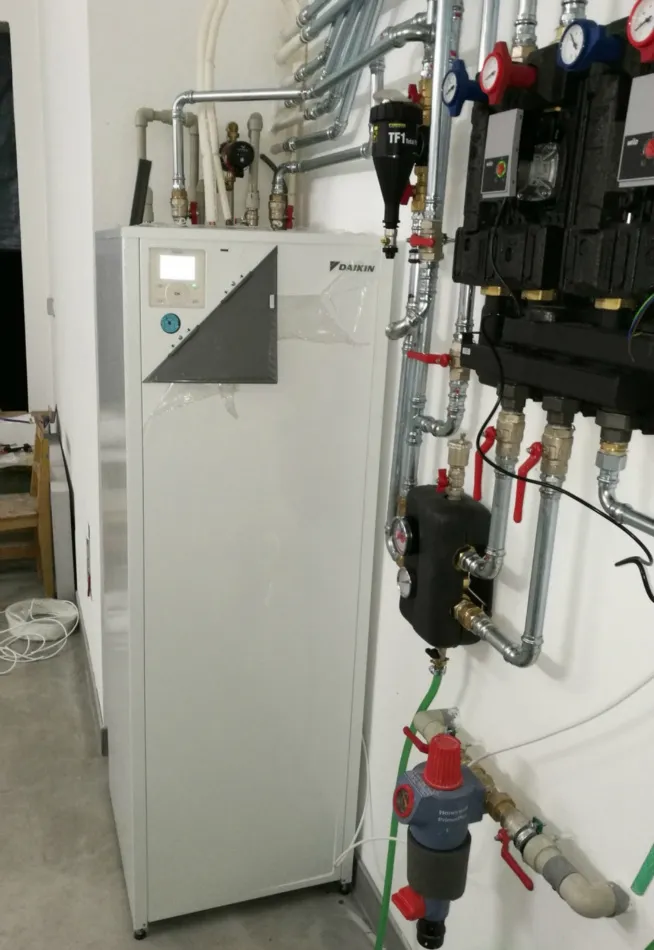 Tepelné čerpadlo vzduch voda Daikin Altherma LT 8kW rodinný dom Poniky