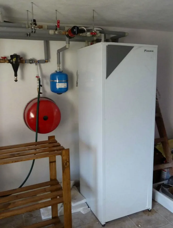Tepelné čerpadlo vzduch voda Daikin Altherma LT 8kW rodinný dom Poniky