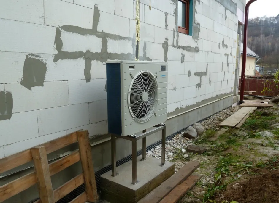 Tepelné čerpadlo vzduch voda Daikin Altherma LT 8kW rodinný dom Sebedín - Bečov
