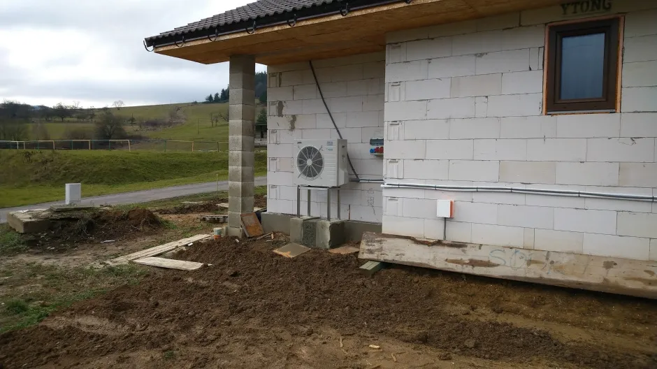 Tepelné čerpadlo vzduch voda Daikin Altherma LT 8kW rodinný dom Slatinské Lazy
