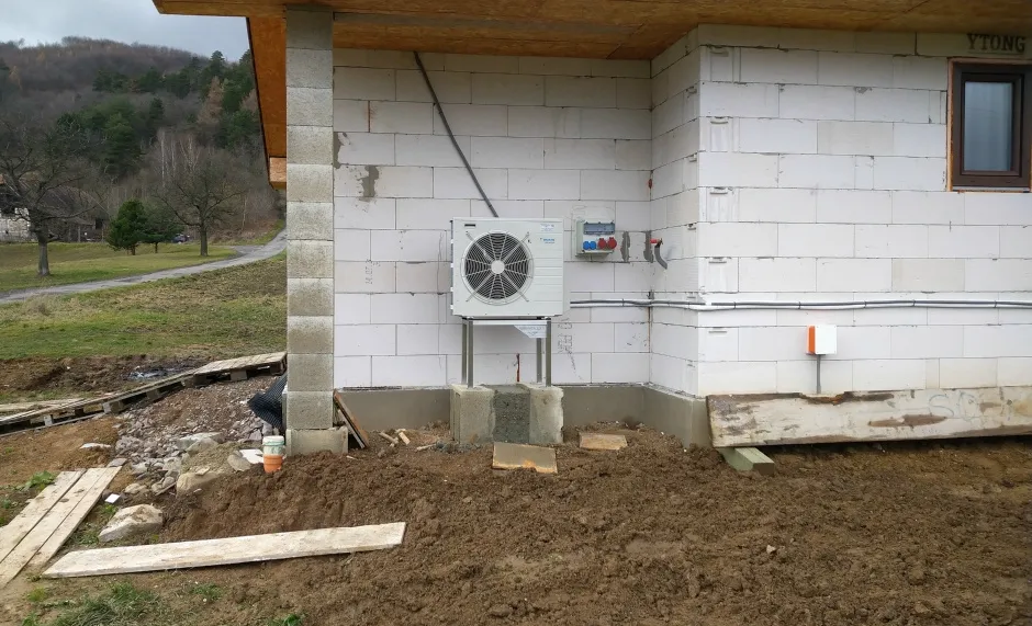 Tepelné čerpadlo vzduch voda Daikin Altherma LT 8kW rodinný dom Slatinské Lazy