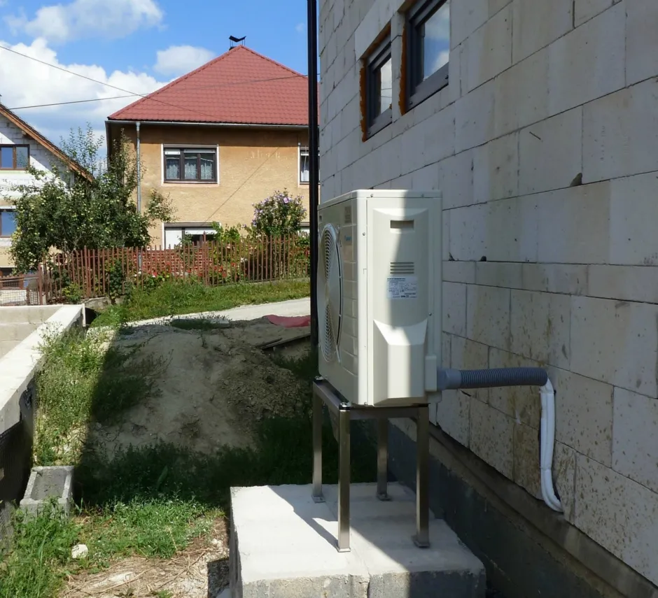 Tepelné čerpadlo vzduch voda Daikin Altherma LT 8kW rodinný dom Valaská Dubová