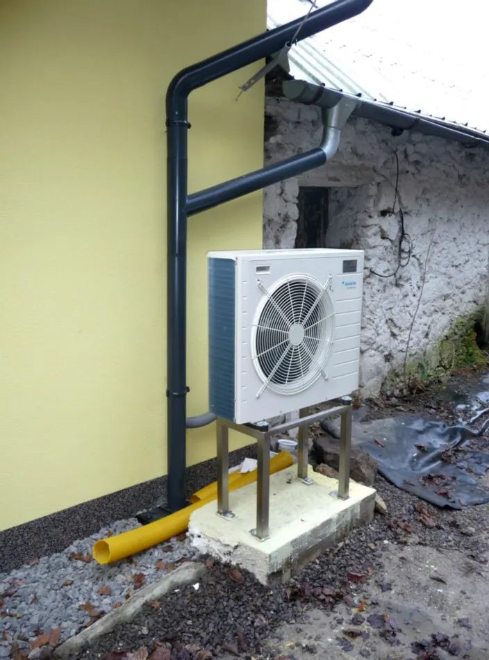 Tepelné čerpadlo vzduch voda Daikin Altherma LT 8kW rodinný dom Vyhne