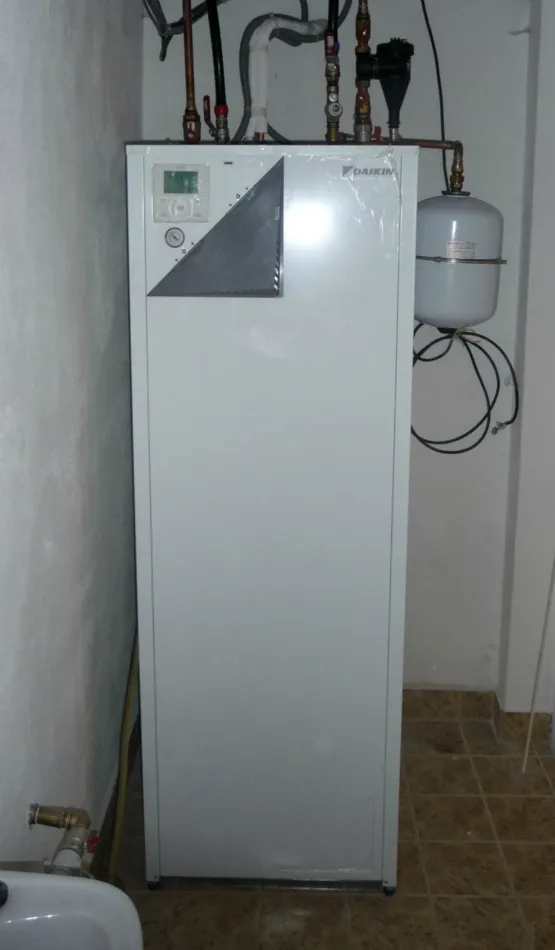 Tepelné čerpadlo vzduch voda Daikin Altherma LT 8kW rodinný dom Vyhne