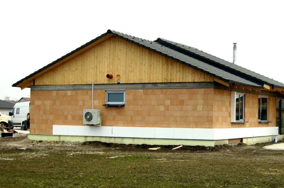 Tepelné čerpadlo vzduch voda Daikin Altherma LT 8kW s chladením fan coil nástenný rodinný dom Čakany1