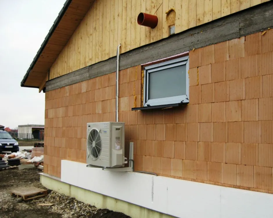 Tepelné čerpadlo vzduch voda Daikin Altherma LT 8kW s chladením fan coil nástenný rodinný dom Čakany1